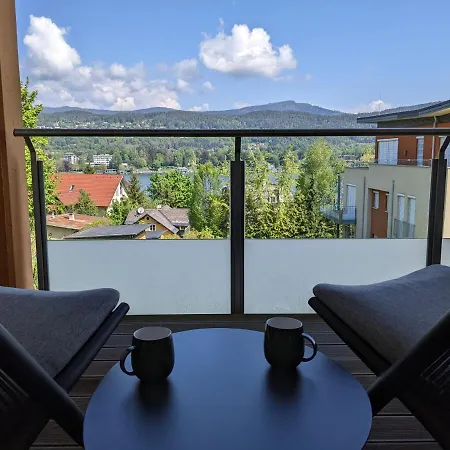 Vista Bahia, In Velden With Amazing Views And Access Appartement